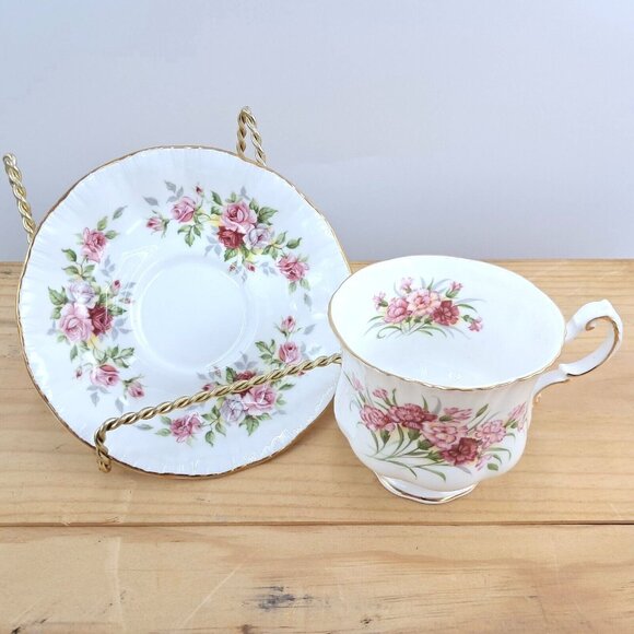 Paragon English Flowers Series-Victoriana Rose- Bone China Tea Cup and Saucer - Picture 3 of 7